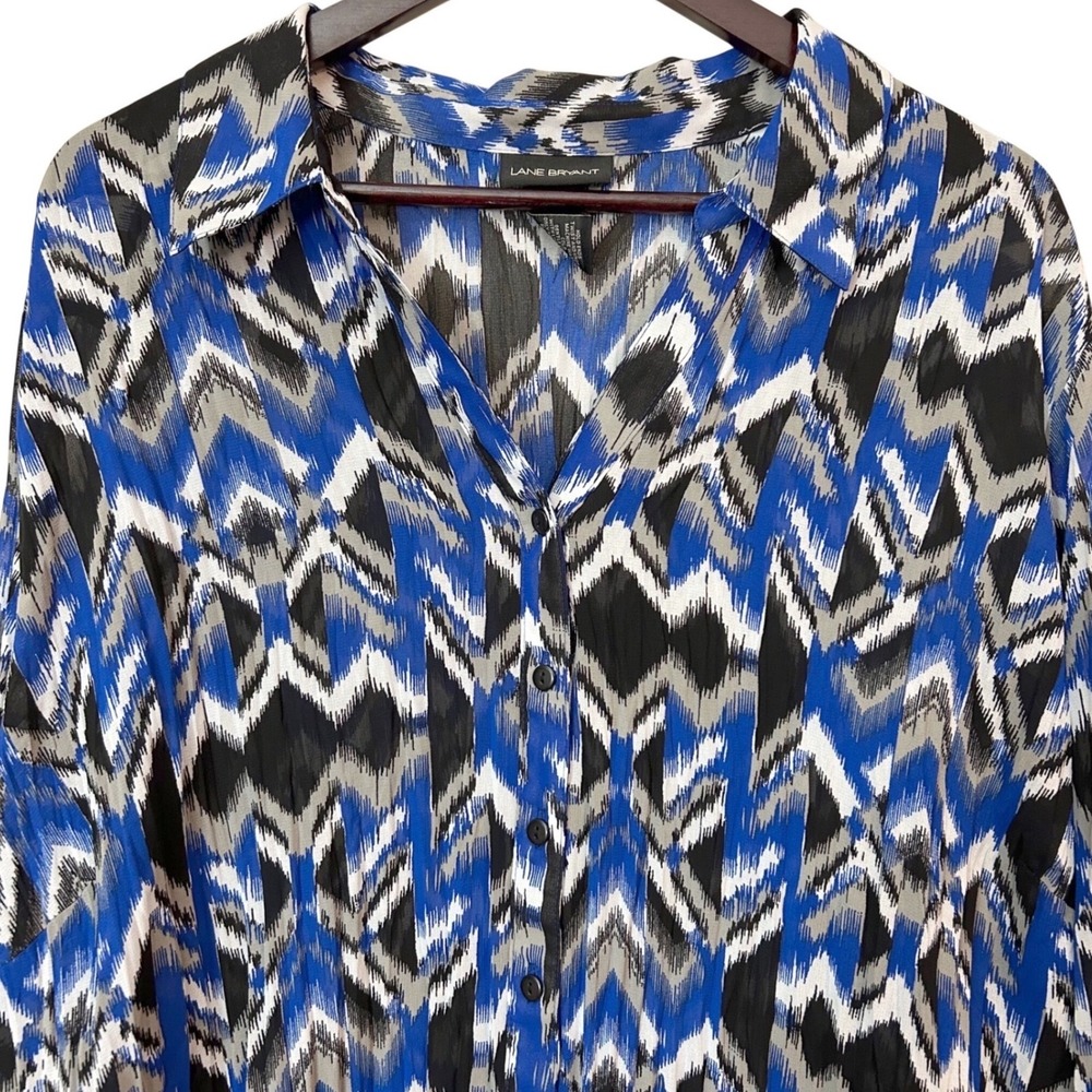 Lane Bryant Blouse Womens 26/28 Blue Chevron Ikat Bell Sleeve Boho Career Top - Picture 3 of 10